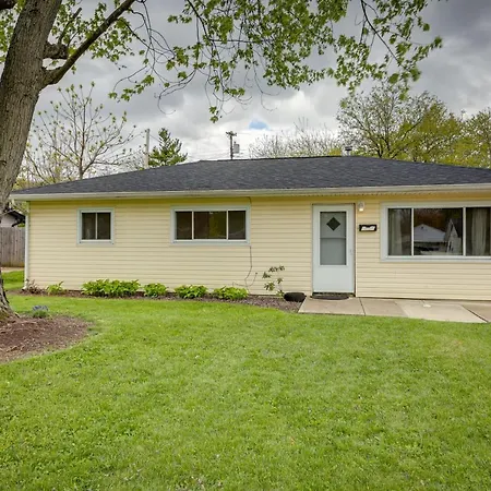 Well-Equipped Dayton Home 5 Mi To University!